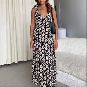 VERGE GIRL Floral Midi Dress